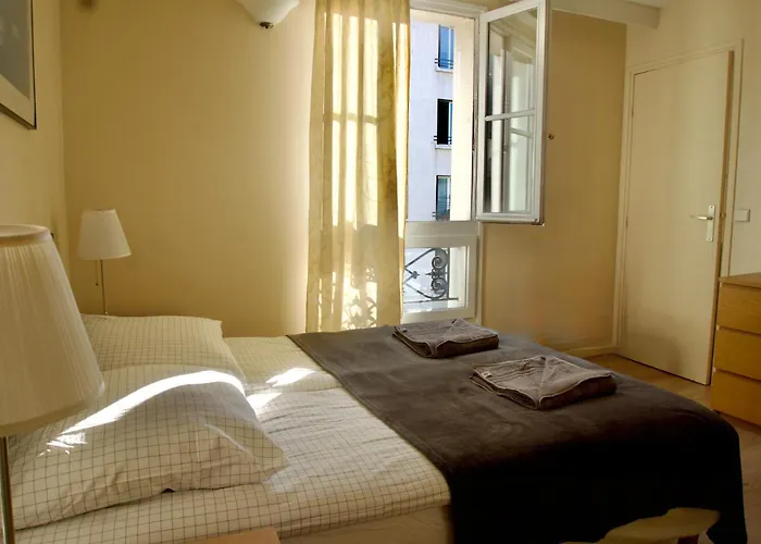 Apartamento Le Parisien - Cozy 2br Near Eiffel Tower *